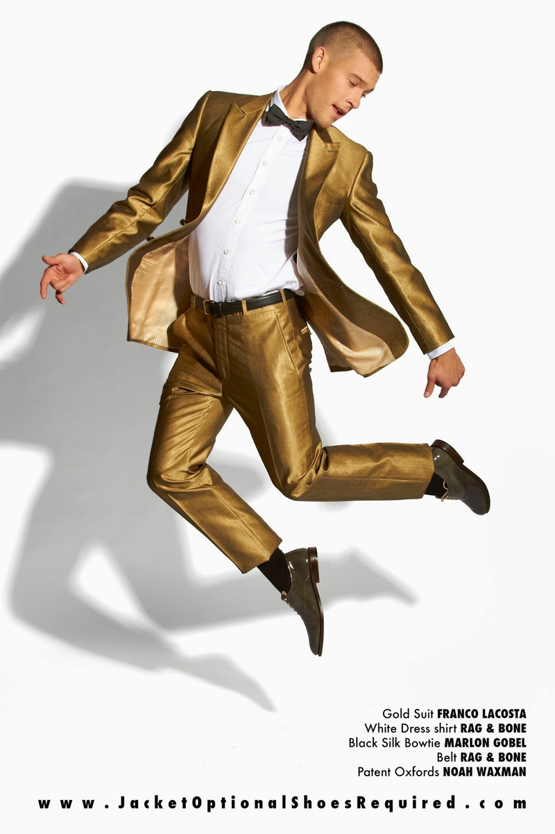 Illustration for article titled YOU ARE GOLDEN : A HOLIDAY LOOK BOOK